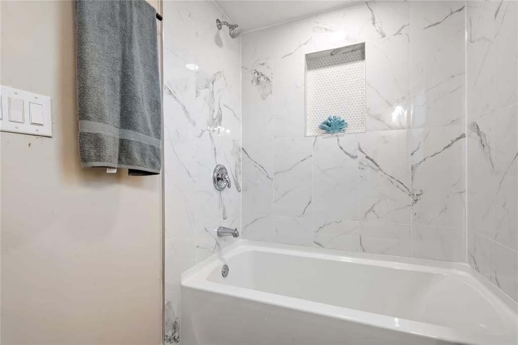 На продажу: $268,888 (3 спален, 2 ванн, 910 Квадратных фут)