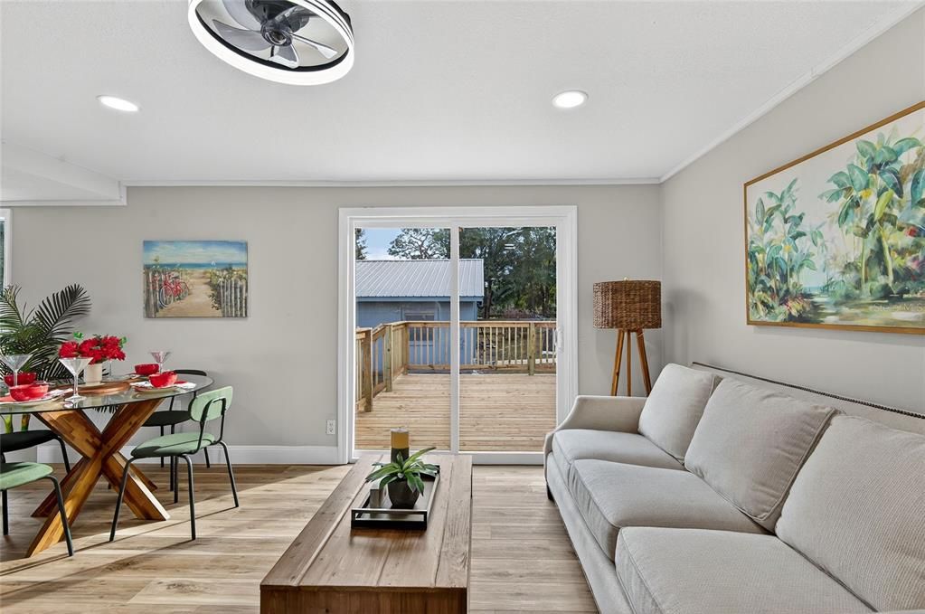 На продажу: $268,888 (3 спален, 2 ванн, 910 Квадратных фут)