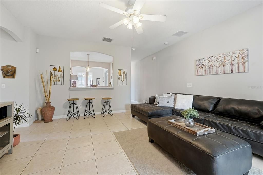 En Venta: $360,000 (3 camas, 2 baños, 1652 Pies cuadrados)