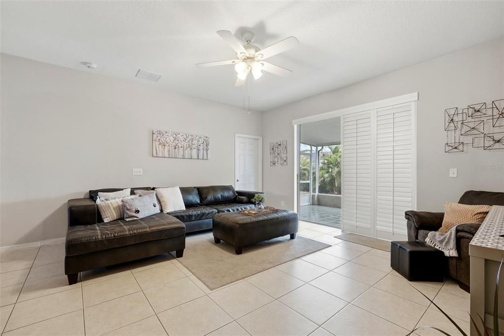 En Venta: $360,000 (3 camas, 2 baños, 1652 Pies cuadrados)