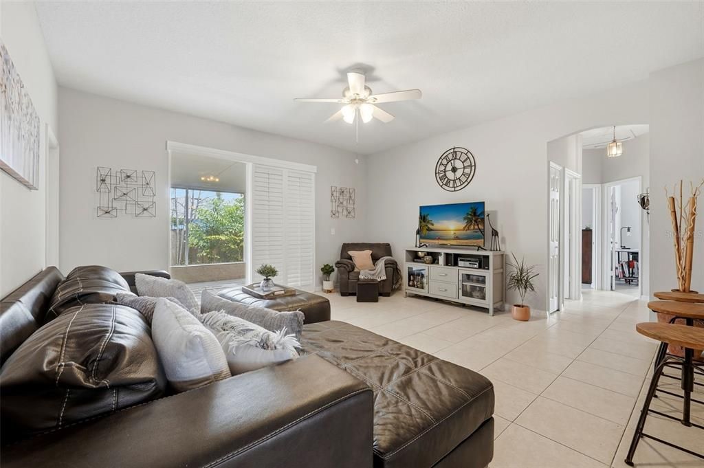 En Venta: $360,000 (3 camas, 2 baños, 1652 Pies cuadrados)