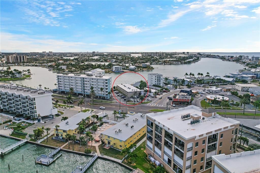 待售: $349,000 (2 贝兹, 2 浴室, 885 平方英尺)