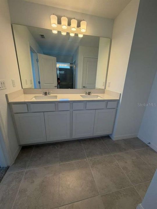 For Rent: $2,390 (3 beds, 2 baths, 1652 Square Feet)