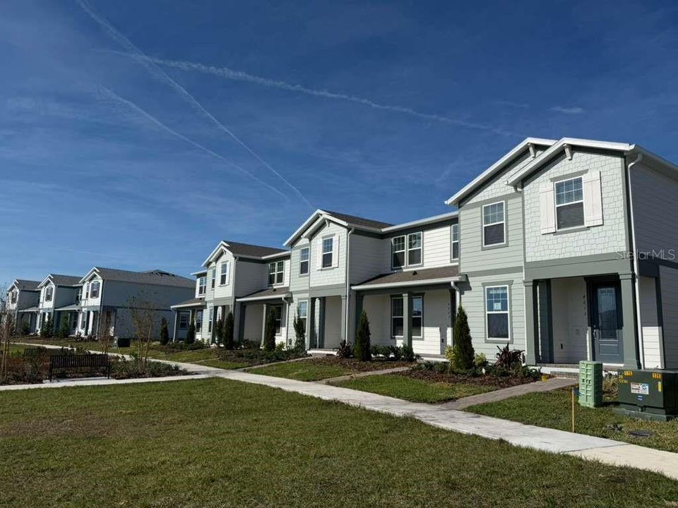 For Rent: $2,390 (3 beds, 2 baths, 1652 Square Feet)