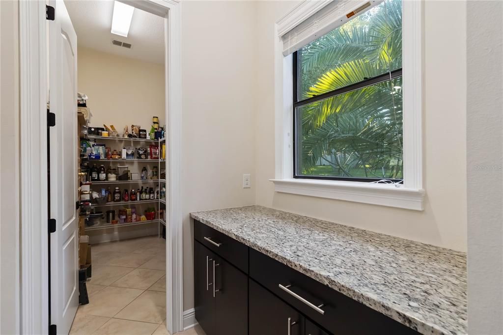 На продажу: $800,000 (4 спален, 3 ванн, 3478 Квадратных фут)