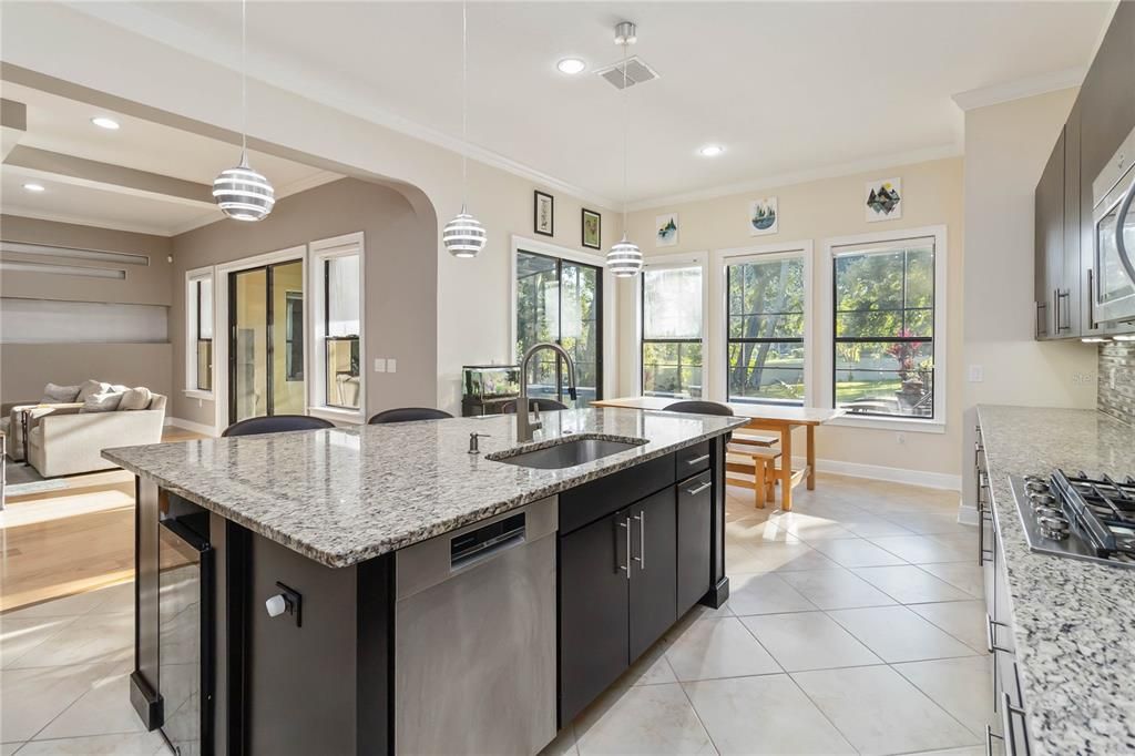 На продажу: $800,000 (4 спален, 3 ванн, 3478 Квадратных фут)