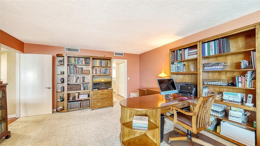 出租: $4,900 (2 贝兹, 2 浴室, 1729 平方英尺)