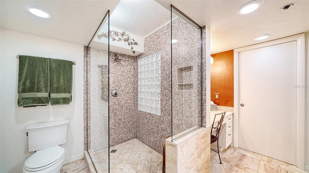 出租: $4,900 (2 贝兹, 2 浴室, 1729 平方英尺)