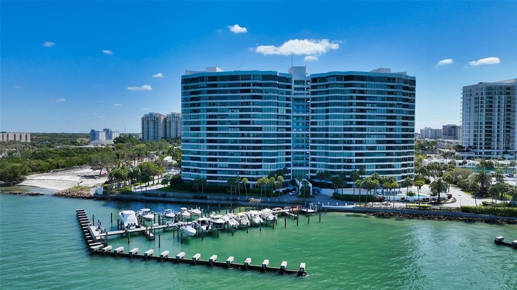 出租: $4,900 (2 贝兹, 2 浴室, 1729 平方英尺)