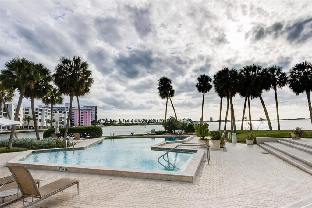 出租: $4,900 (2 贝兹, 2 浴室, 1729 平方英尺)