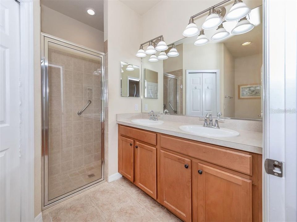 En Venta: $339,000 (3 camas, 2 baños, 1443 Pies cuadrados)