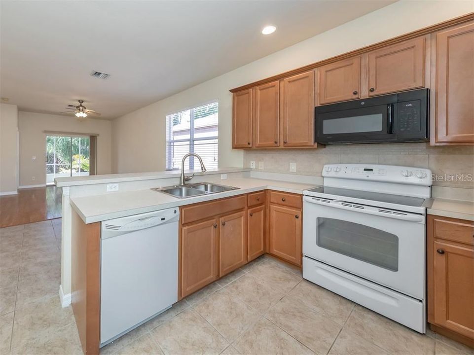 En Venta: $339,000 (3 camas, 2 baños, 1443 Pies cuadrados)