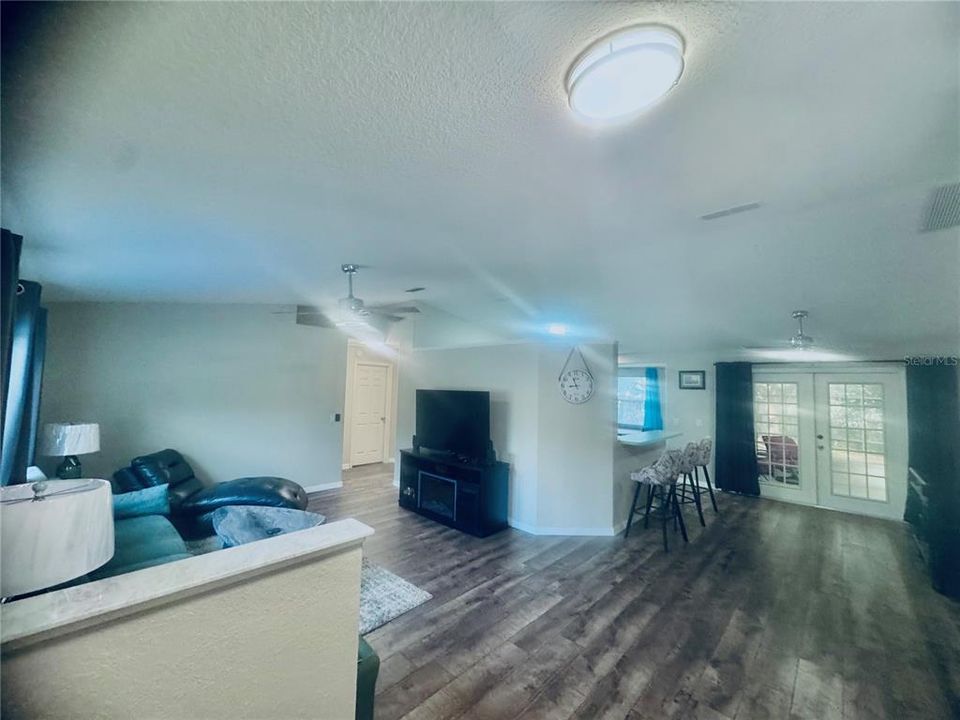 待售: $234,000 (3 贝兹, 2 浴室, 1603 平方英尺)