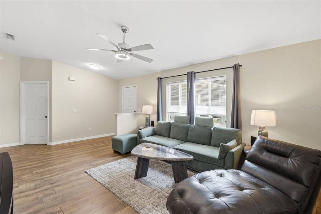 待售: $234,000 (3 贝兹, 2 浴室, 1603 平方英尺)