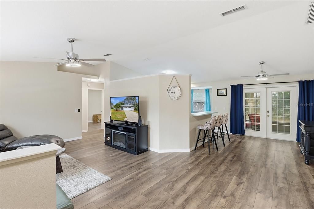 待售: $234,000 (3 贝兹, 2 浴室, 1603 平方英尺)