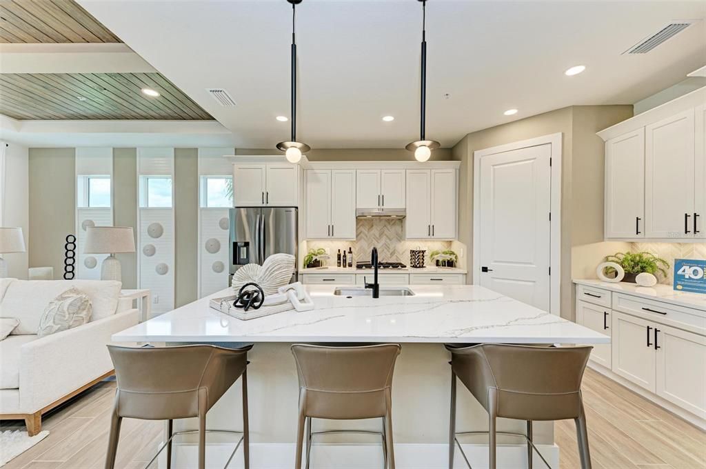 En Renta: $5,250 (3 camas, 2 baños, 1962 Pies cuadrados)