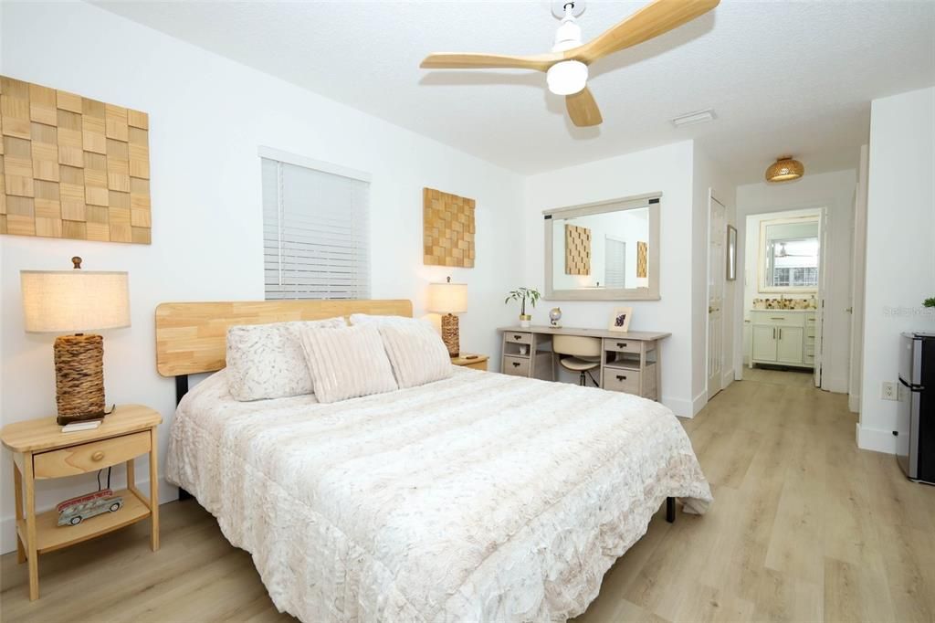 待售: $265,000 (2 贝兹, 2 浴室, 1365 平方英尺)