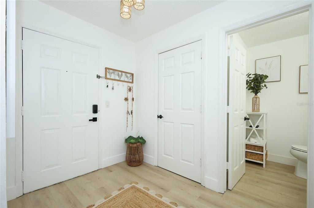 待售: $265,000 (2 贝兹, 2 浴室, 1365 平方英尺)