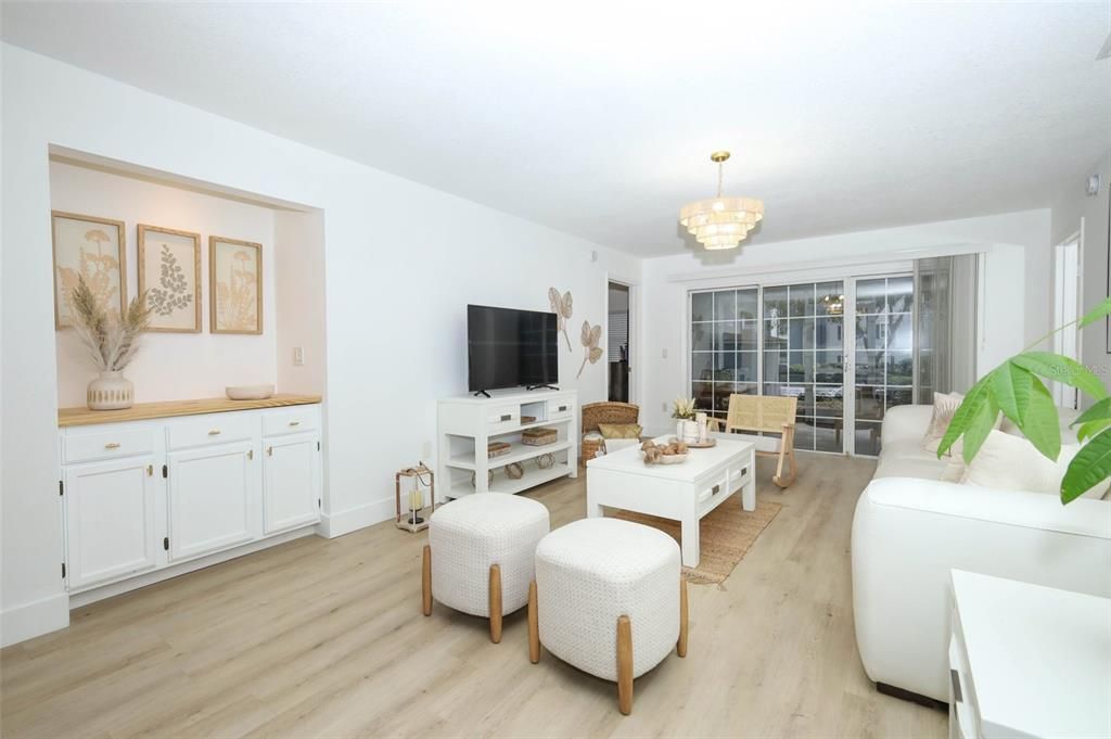 待售: $265,000 (2 贝兹, 2 浴室, 1365 平方英尺)