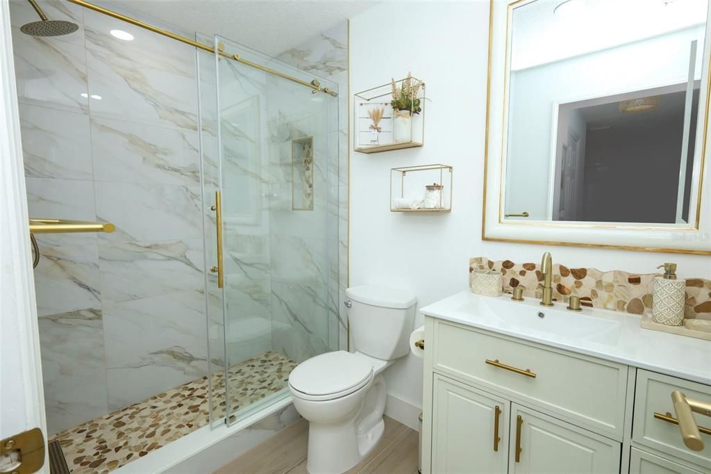 待售: $265,000 (2 贝兹, 2 浴室, 1365 平方英尺)