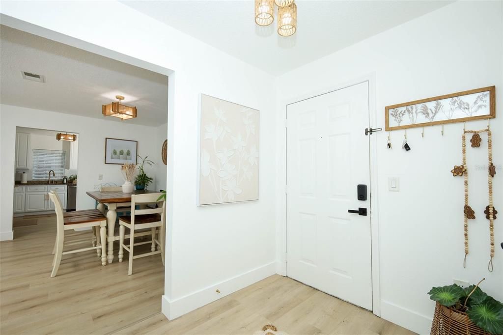 待售: $265,000 (2 贝兹, 2 浴室, 1365 平方英尺)