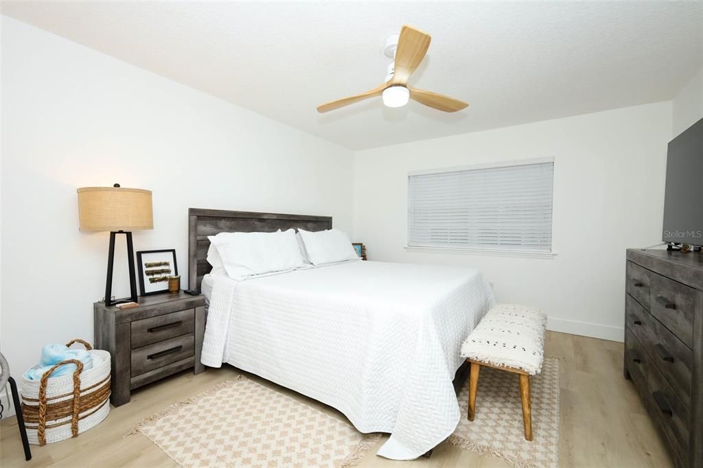 待售: $265,000 (2 贝兹, 2 浴室, 1365 平方英尺)