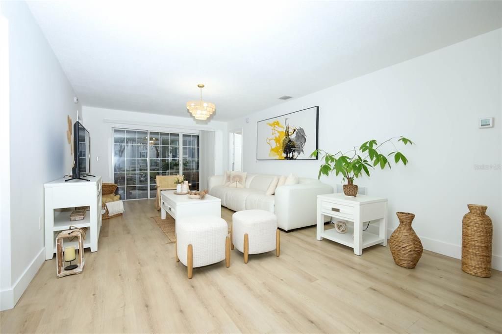 待售: $265,000 (2 贝兹, 2 浴室, 1365 平方英尺)