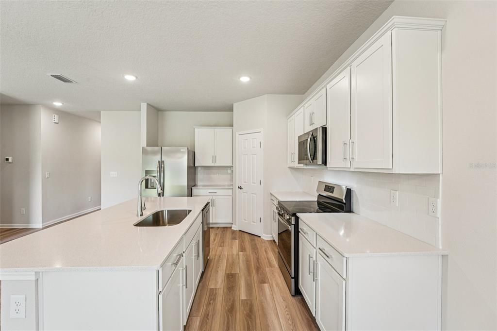 待售: $319,990 (3 贝兹, 2 浴室, 1588 平方英尺)