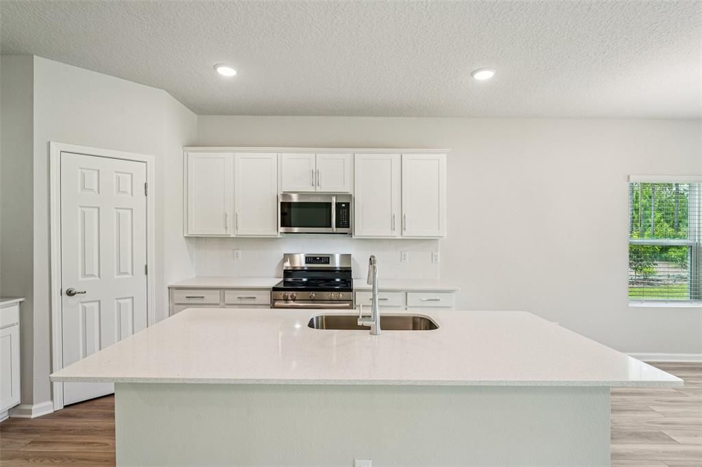 待售: $319,990 (3 贝兹, 2 浴室, 1588 平方英尺)