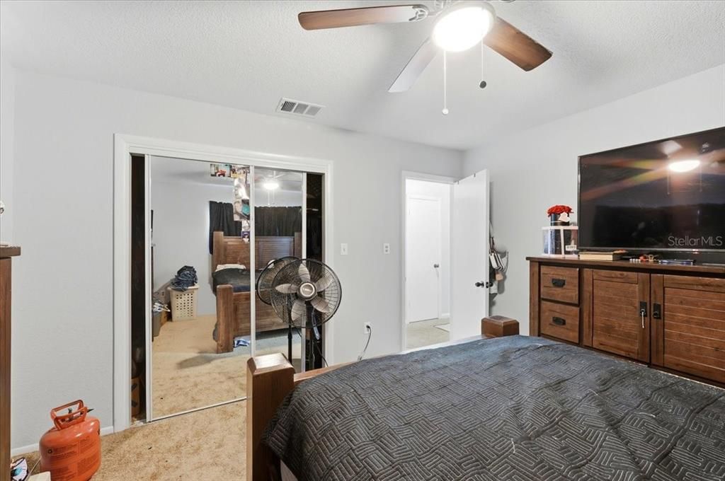 For Sale: $369,000 (4 beds, 2 baths, 1800 Square Feet)