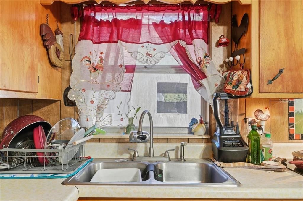 For Sale: $369,000 (4 beds, 2 baths, 1800 Square Feet)