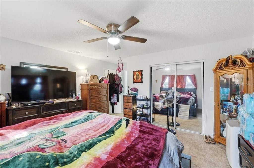 For Sale: $369,000 (4 beds, 2 baths, 1800 Square Feet)