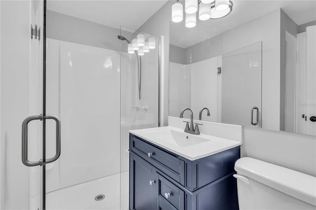 Под контрактом: $309,000 (2 спален, 2 ванн, 1079 Квадратных фут)