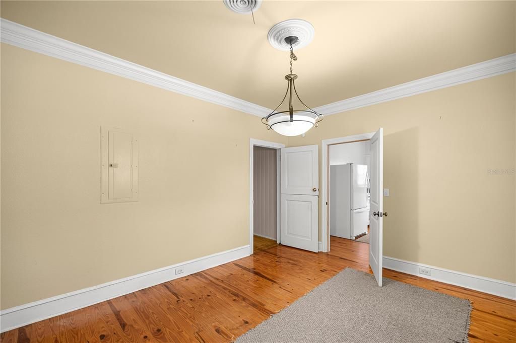 For Sale: $415,000 (3 beds, 1 baths, 2079 Square Feet)