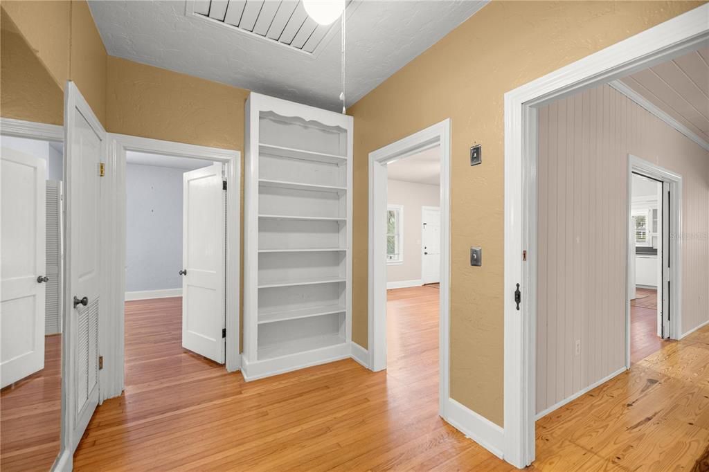 For Sale: $415,000 (3 beds, 1 baths, 2079 Square Feet)