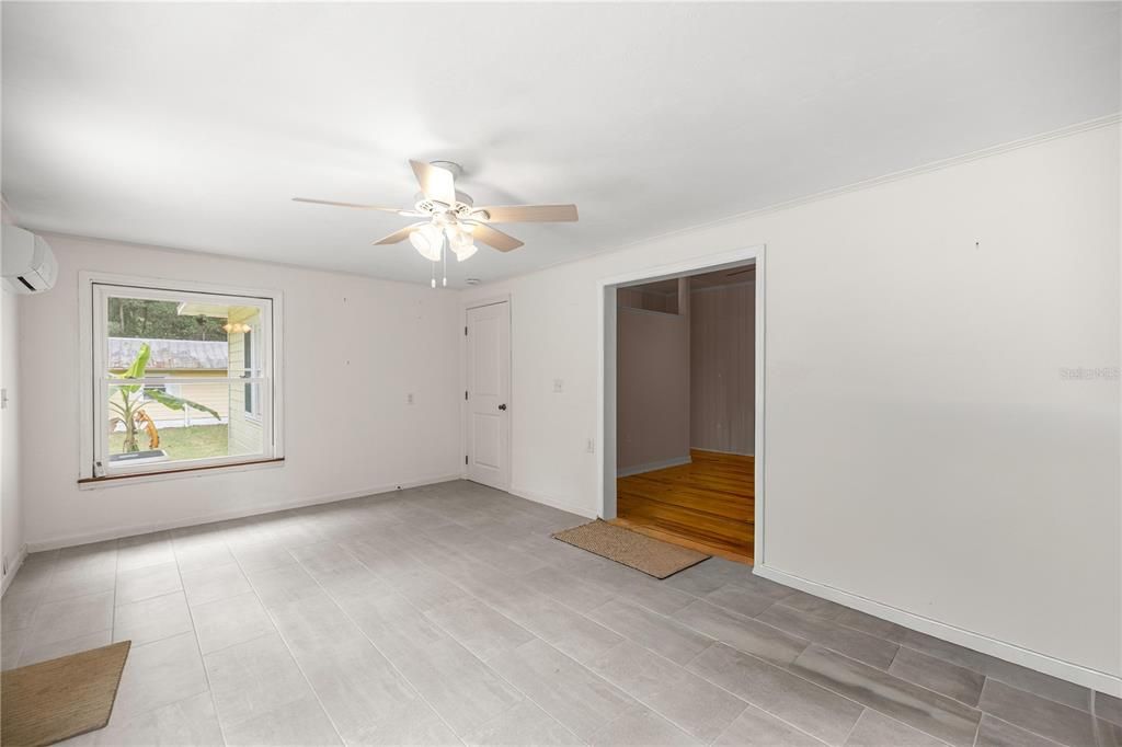 For Sale: $415,000 (3 beds, 1 baths, 2079 Square Feet)