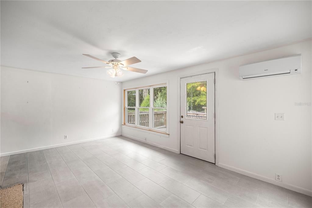 For Sale: $415,000 (3 beds, 1 baths, 2079 Square Feet)