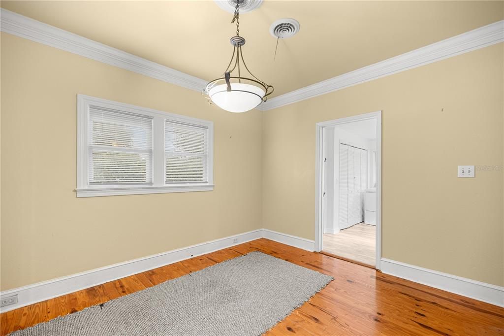 For Sale: $415,000 (3 beds, 1 baths, 2079 Square Feet)