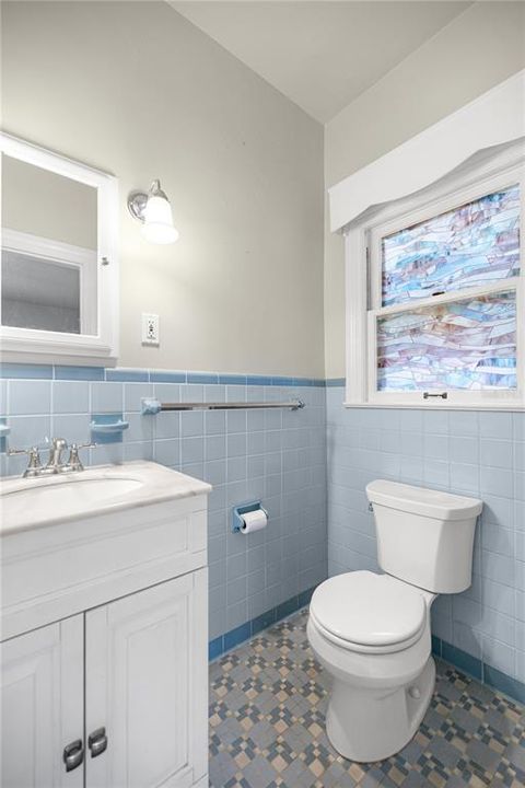 For Sale: $415,000 (3 beds, 1 baths, 2079 Square Feet)