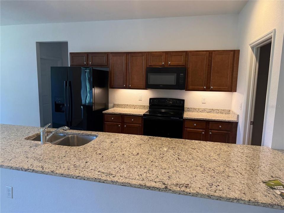 For Rent: $1,950 (3 beds, 2 baths, 1477 Square Feet)