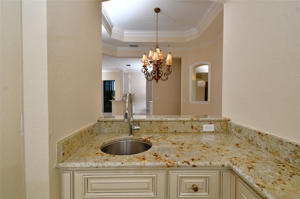 En Venta: $974,000 (3 camas, 3 baños, 2743 Pies cuadrados)