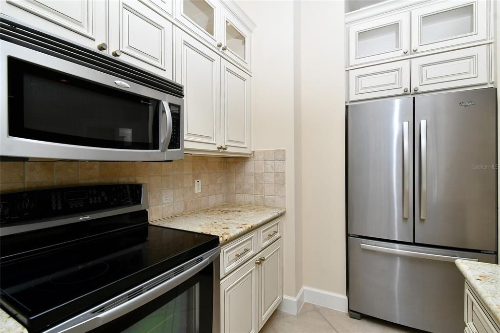 En Venta: $974,000 (3 camas, 3 baños, 2743 Pies cuadrados)