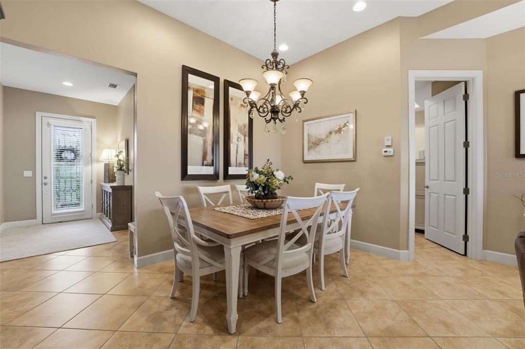 На продажу: $579,500 (3 спален, 2 ванн, 1900 Квадратных фут)