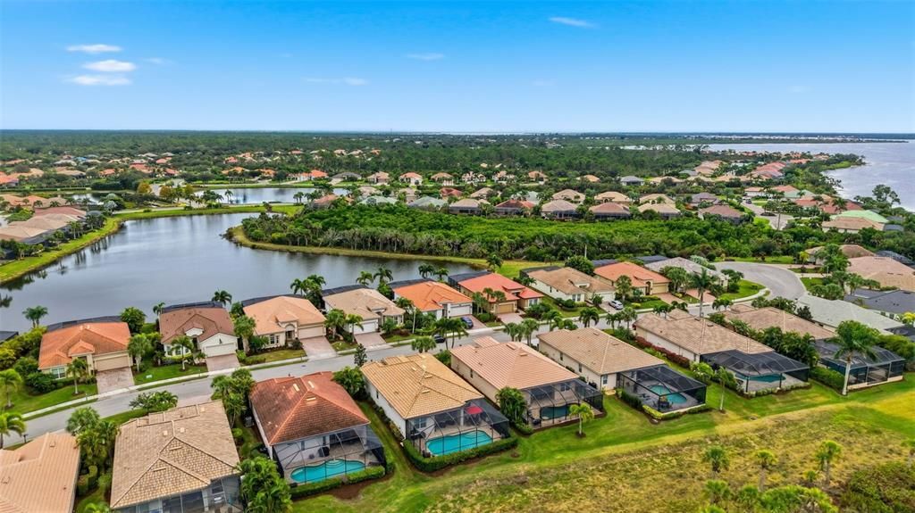 На продажу: $579,500 (3 спален, 2 ванн, 1900 Квадратных фут)