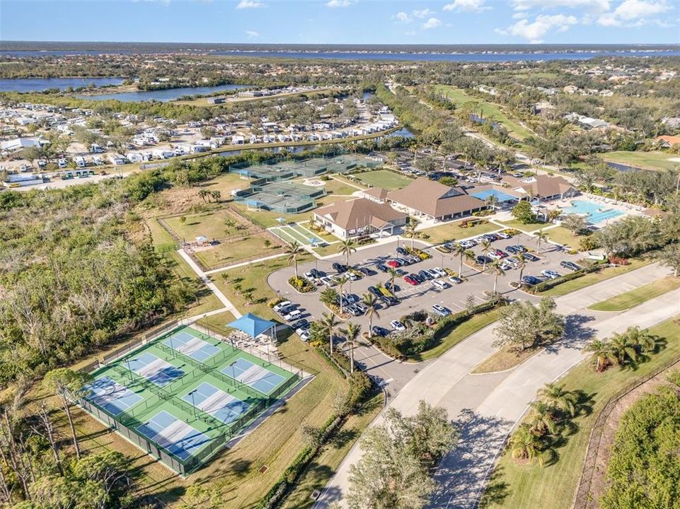 На продажу: $579,500 (3 спален, 2 ванн, 1900 Квадратных фут)