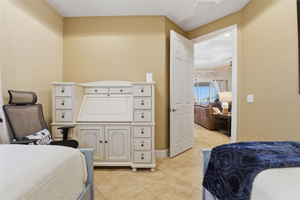 На продажу: $579,500 (3 спален, 2 ванн, 1900 Квадратных фут)