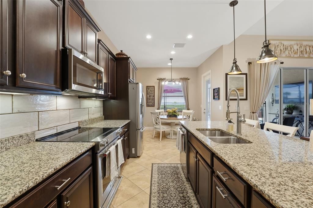 На продажу: $579,500 (3 спален, 2 ванн, 1900 Квадратных фут)