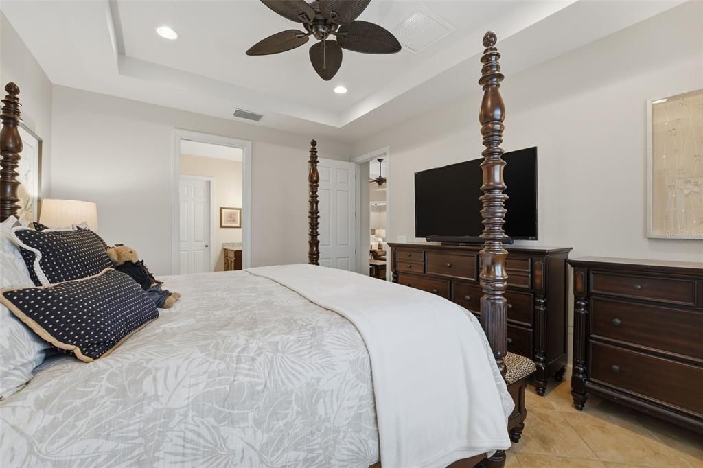 На продажу: $579,500 (3 спален, 2 ванн, 1900 Квадратных фут)