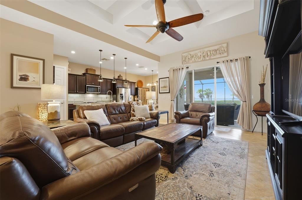 На продажу: $579,500 (3 спален, 2 ванн, 1900 Квадратных фут)