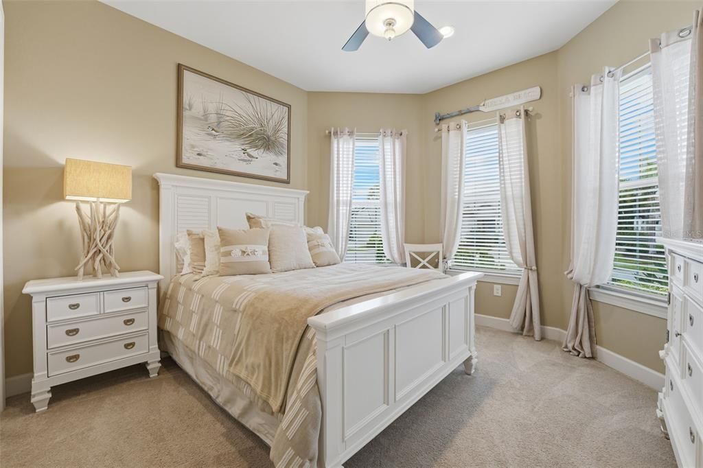 На продажу: $579,500 (3 спален, 2 ванн, 1900 Квадратных фут)